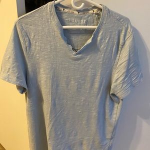 GUESS Henley T